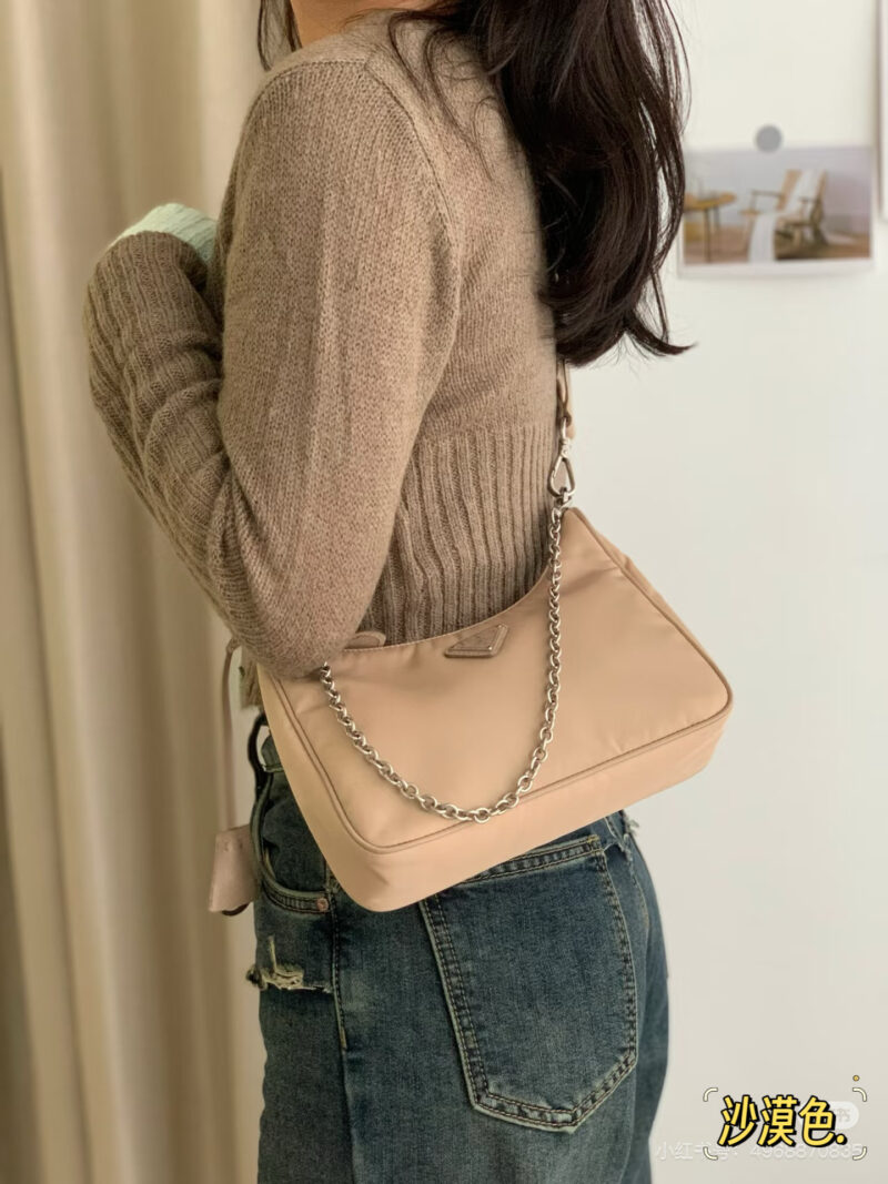 Gentle desert color!