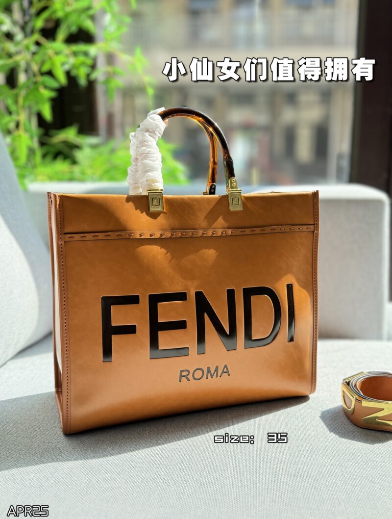 Color card ??
FENDI Sunshine Tote Bag Shopping Bag Shoulder Cross Shoulder Tote Bag