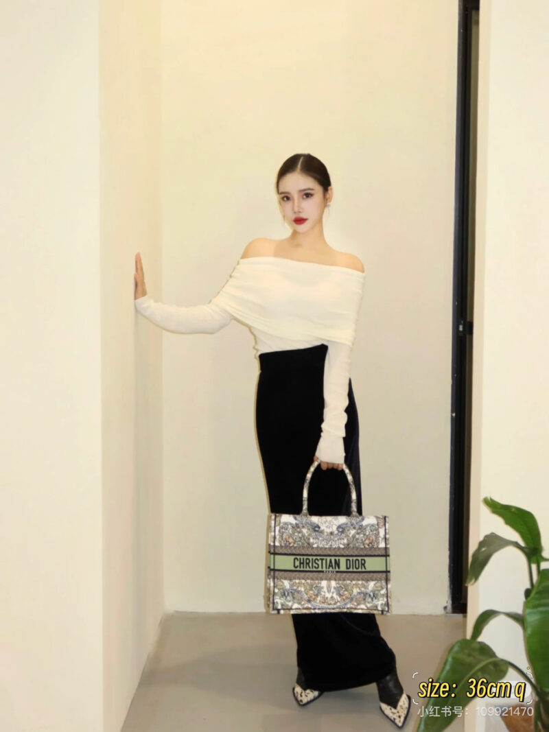 A fresh and high-end booktote