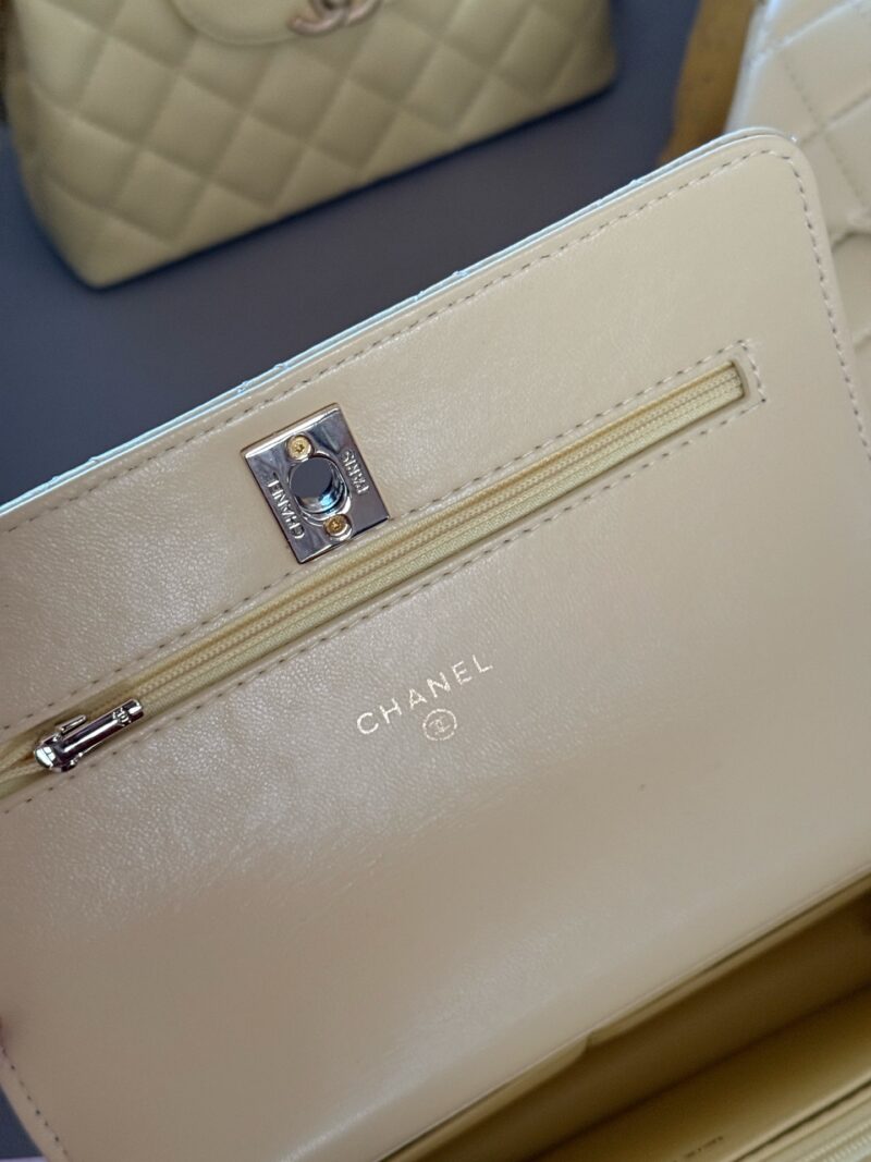 40cc4b7036.jpg 225 boxes
Grandma Xiang's color is really amazing/stunning
size:20*13cm
Xiaoxiang Family Wealth Bag
Woc Wealth Pack, can have
You must arrange for yourself
I heard that yellow is tender and attracts wealth