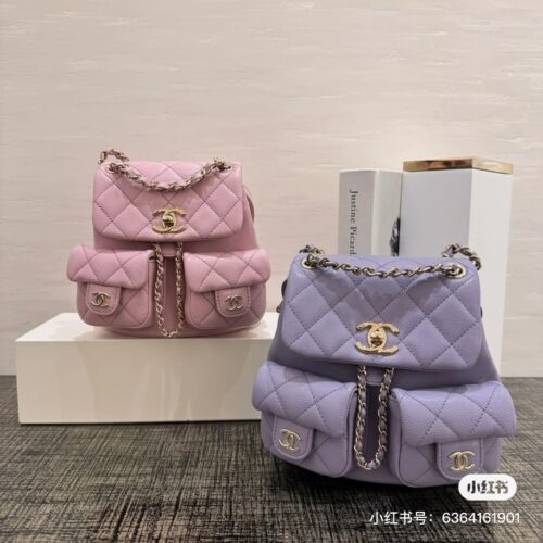 Chanel backpack really looks great - full of girlish hearts, and it's just the right size