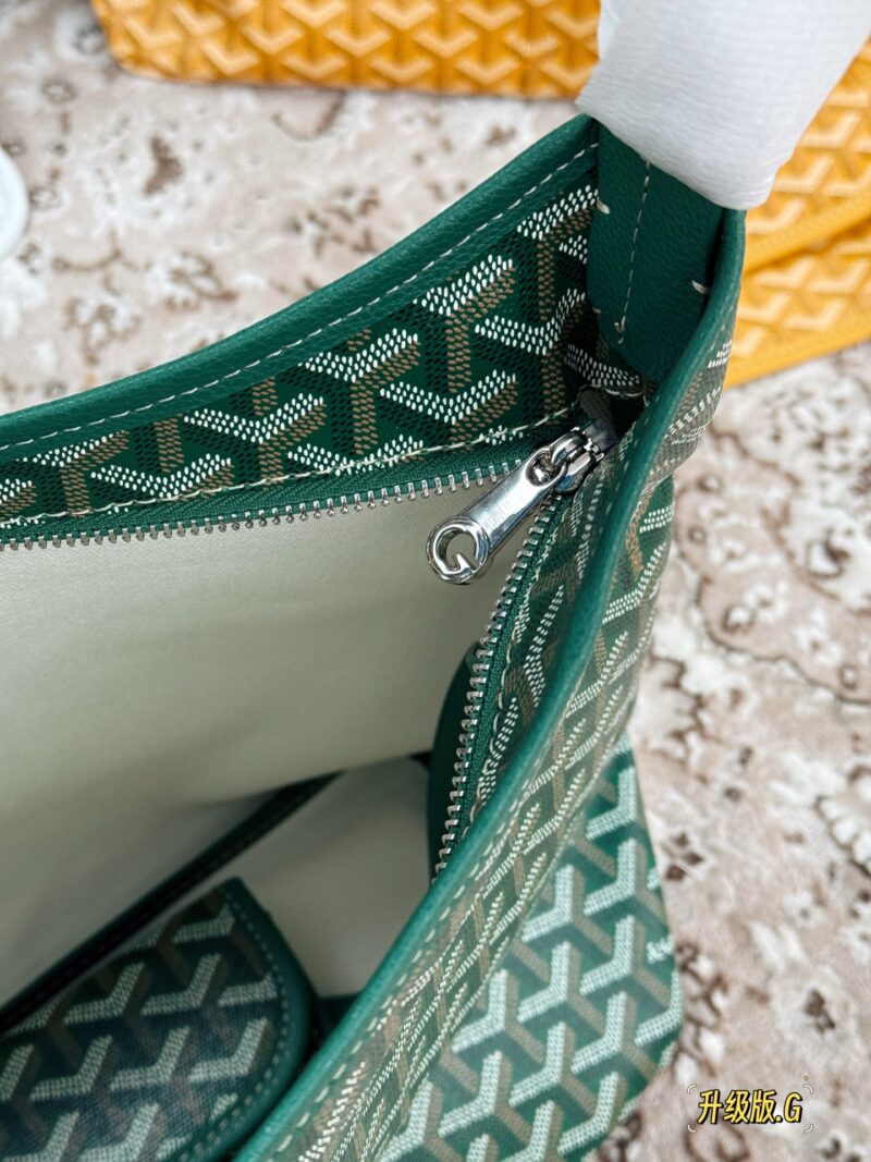 40ebf99196.jpg 205 unboxed upgraded version
size:32*25cm
Goya's New Hobo Underarm Bag/Spring Yellow and Green!
Leather/leather/workmanship have all been upgraded!
From beginning to end, everything was booked by customers!
Hobo is perfect for commuting!
Search for...