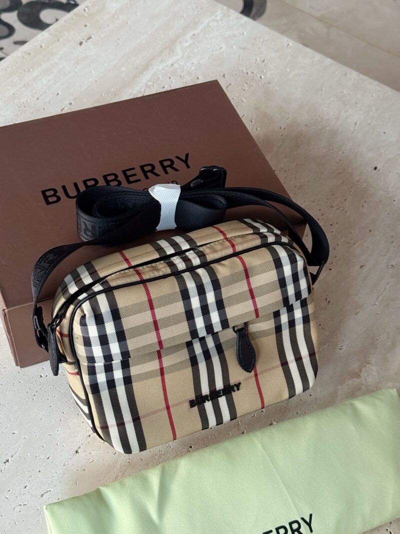 205 box
size：22*15cm
Bur's new camera bag
Latest Fabric Pattern!
Daily trendy clothing,
Fashionable outfit, no problem at all!
Both men and women can take responsibility for their appearance!
