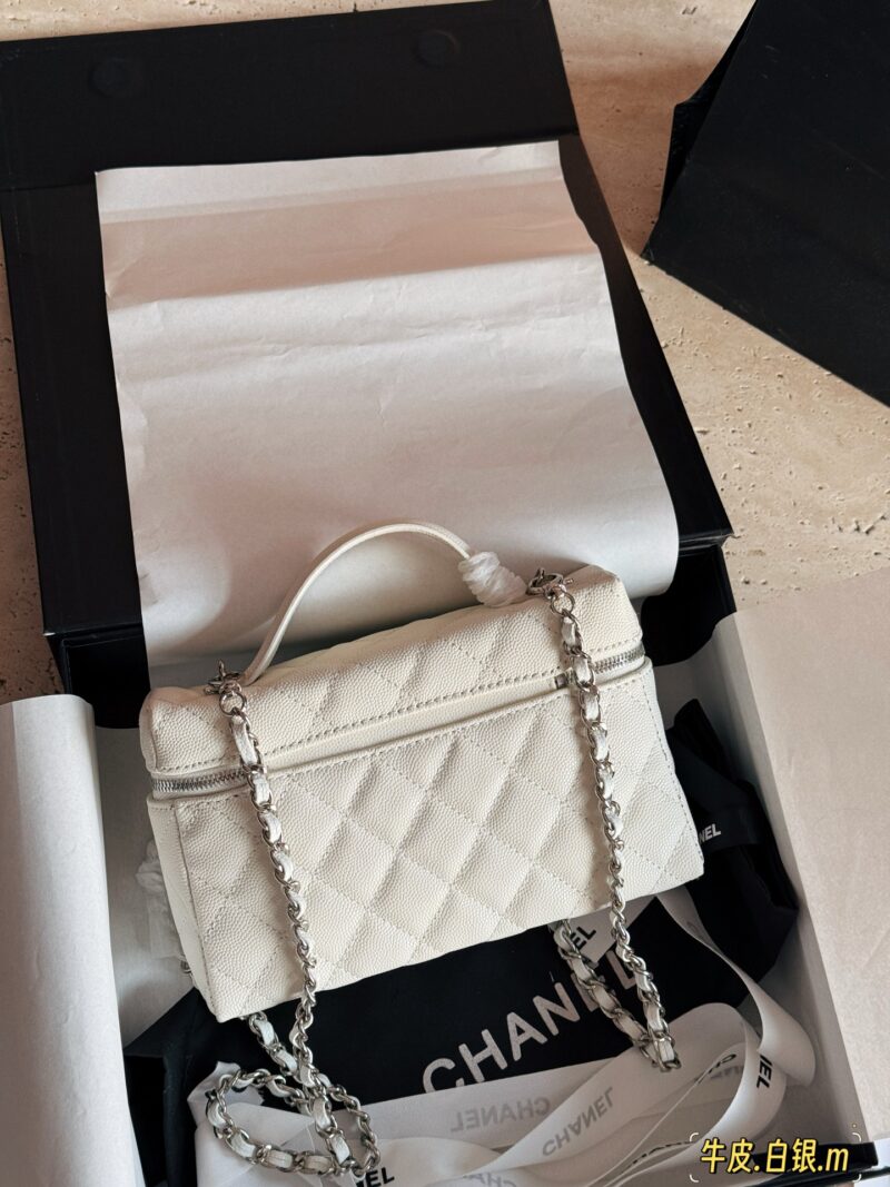250 boxes
Size: 20 (base width) * 12cm (height)
Xiaoxiang Family Lunch Box Pack Lp
A popular bag that catches the eye at a glance
Really cute
Can be sweet or salty
You can hold it by hand, shoulder and back. The chain length is just right
It also has...