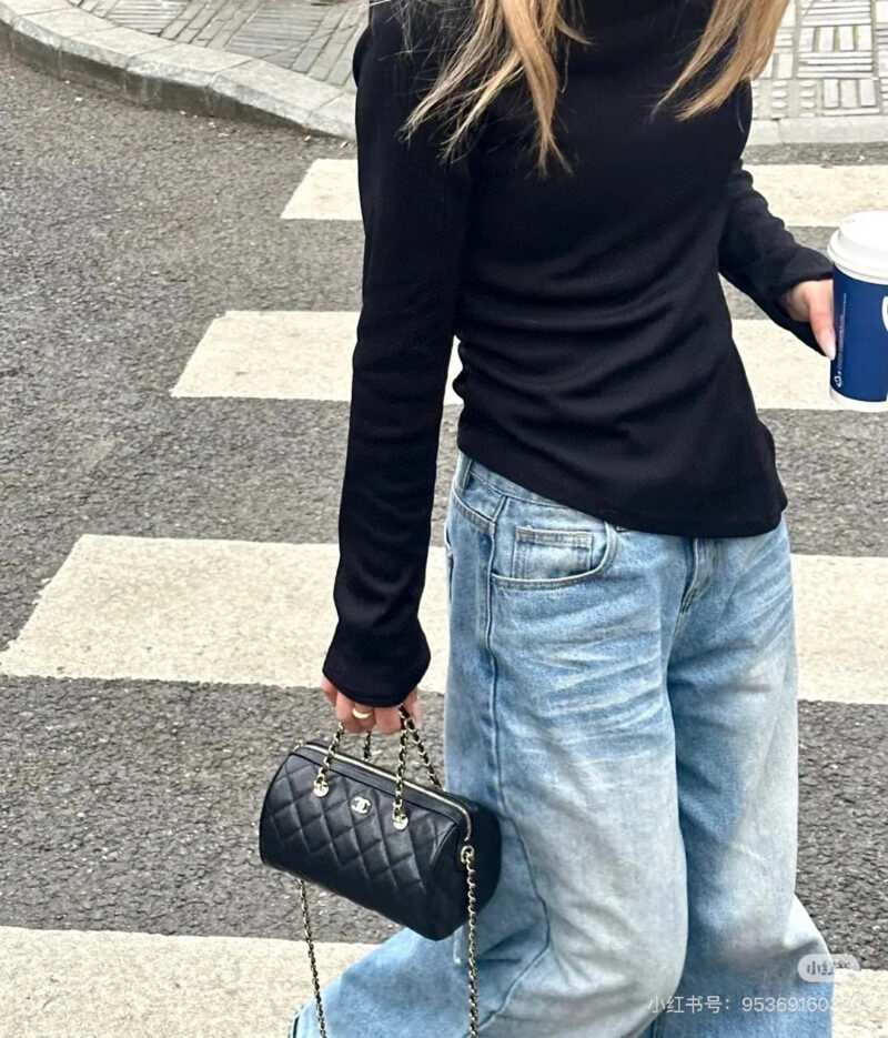 435548122d.jpg Chanel25p bowling ball