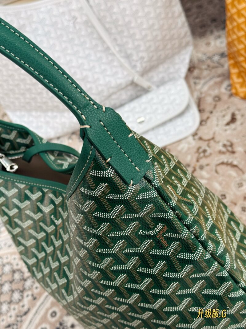 43aaaa922b.jpg 205 unboxed upgraded version
size:32*25cm
Goya's New Hobo Underarm Bag/Spring Yellow and Green!
Leather/leather/workmanship have all been upgraded!
From beginning to end, everything was booked by customers!
Hobo is perfect for commuting!
Search for...