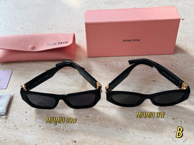 4525441f2f.jpg 190 configuration packaging
Miu frames really cost 110000 yuan this year
The design of kitten eyes is very popular among internet celebrities and bloggers. It covers the face and makes it look smaller!
Wu Xin's same MIU sunglasses 09w are really amaz...
