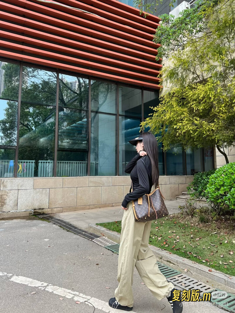 4560cbeb94.jpg Carryall's back looks great in summer too!