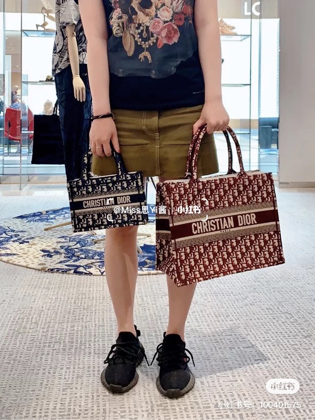 45719d5045.jpg Dior wine red tote