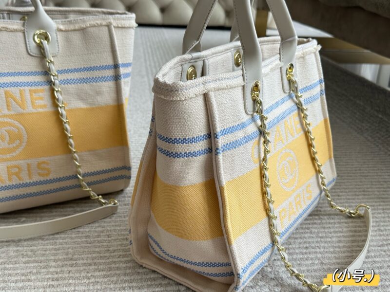 4629e9bc03.jpg 355 (same price for size)
Size: 38 * 30cm (large)
33 * 25cm (small)
Xiaoxiangjia 25C Early Spring Vacation Series
Marseille and the Sea
Arrange it! Arrange it!
This beach bag released this year is so beautiful!
People are already eagerly anticipating it!