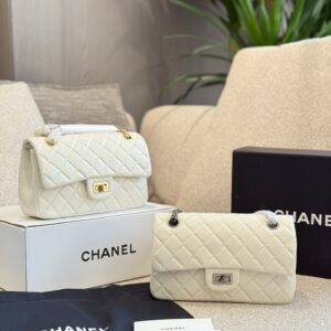 Chanel backpack really looks great - full of girlish hearts, and it's just the right size