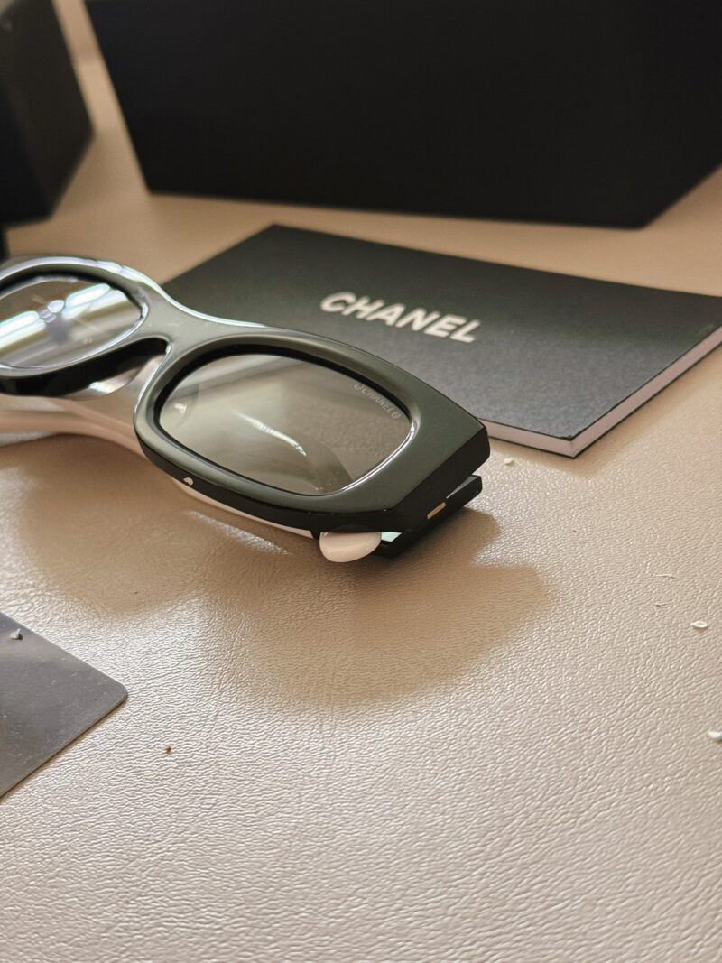 464ed416a1.jpg 205 with complete packaging
I will really regret not getting these sunglasses this summer!
The god of fashion!
Chanel's panda sunglasses are super stylish on both the front and sides!