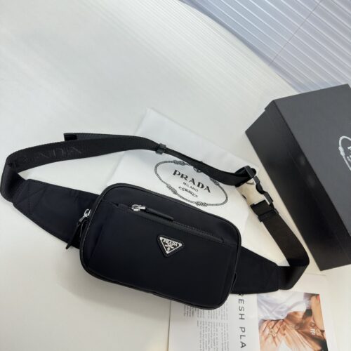High end goods ? The latest "PRADA/Prada" chest bag and waist pack for 2024 are imported with original waterproof fabric, ultra high definition hardware logo logo, and dedicated lining. Super smooth zipper, super smooth oil edge, exquisite workman...