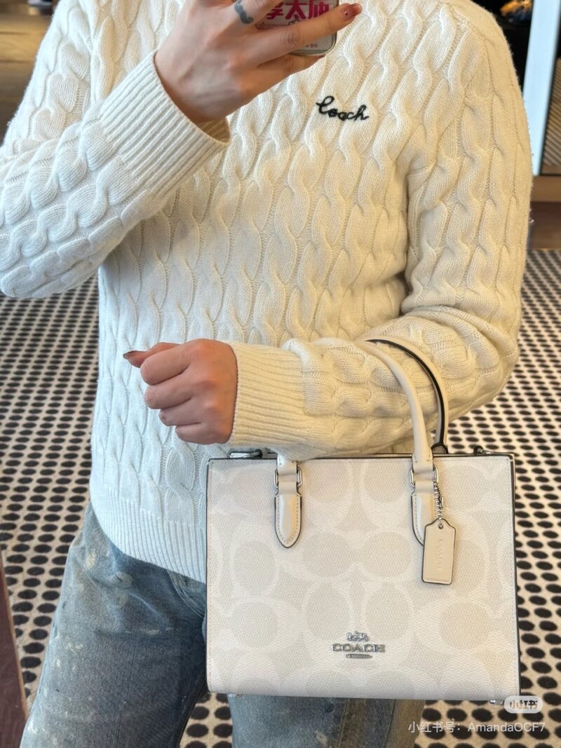 Coach Glacier White Jungle Package