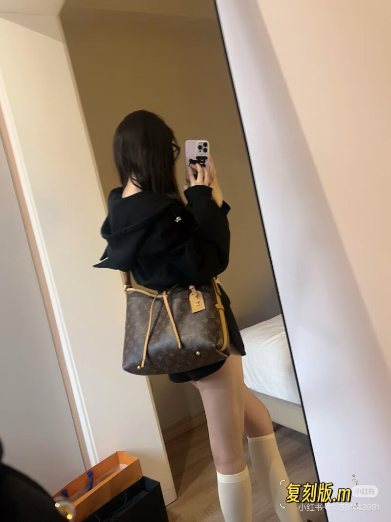 469e06e799.jpg Carryall's back looks great in summer too!
