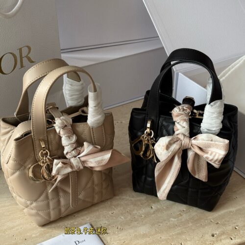310 box mini cowhide
Size: 13x15cm (mini)
D Home Tourjours Indigenous
Mini natives are here!!
Who carried the cuteness off the street!!
Freshly baked mini Toujours