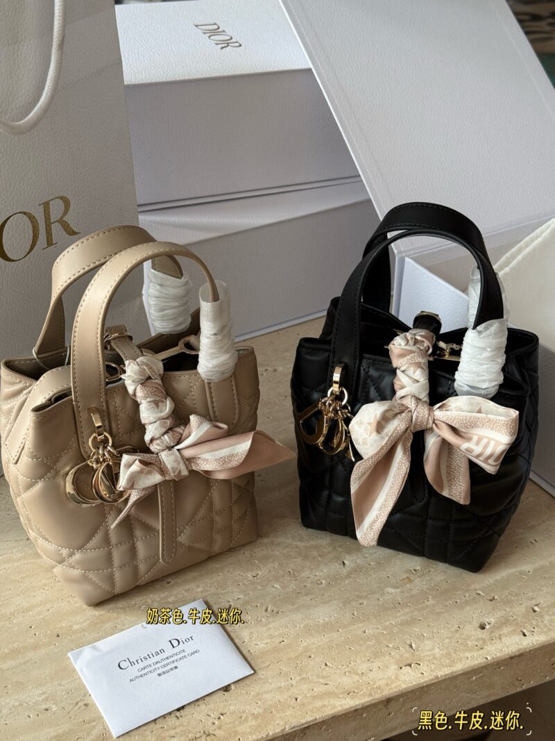 4727942ead.jpg 310 box mini cowhide
Size: 13x15cm (mini)
D Home Tourjours Indigenous
Mini natives are here!!
Who carried the cuteness off the street!!
Freshly baked mini Toujours