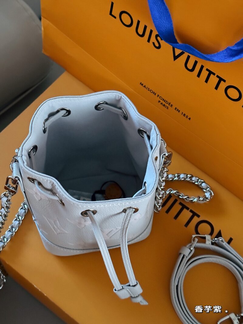 47317138ba.jpg 210 box
size:13*16cm
Treat all kinds of illnesses|
L home nanonoe gray purple super beautiful
Beautiful mood haha
A small bag with full emotional value