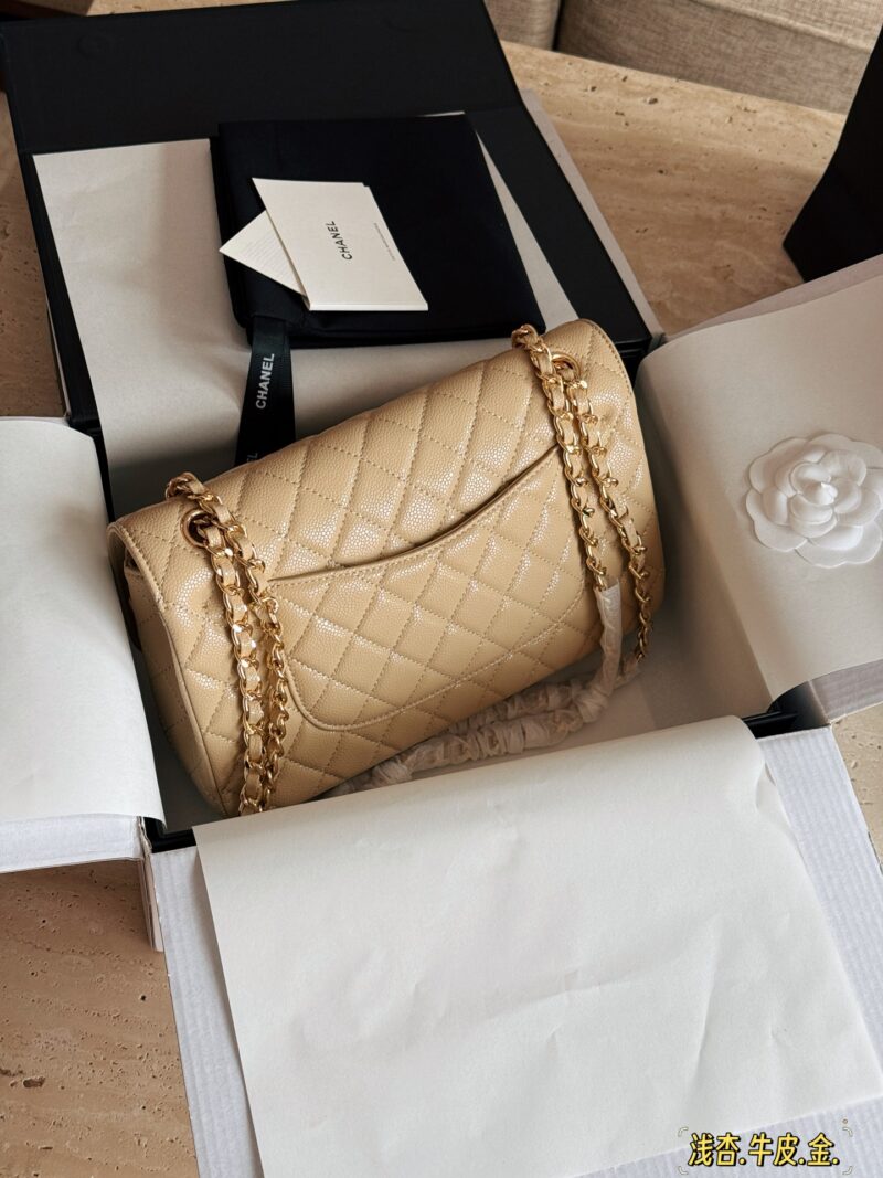 48ad9c9397.jpg 250 boxes
size:25*16cm
Xiaoxiangjia CF, we have always been very dedicated to doing it
Flash sale of other products on the market
Caviar cowhide
A very comfortable one!
Light beige makes the gentlest CF girl