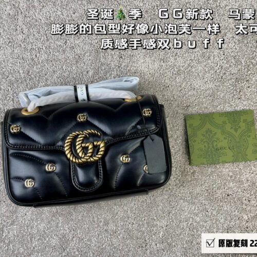 GG Marmont Puff Bag
The swollen shape of the bag looks like a cute little puff pastry
The soft and delicate leather will definitely fall in love
size ：22cm