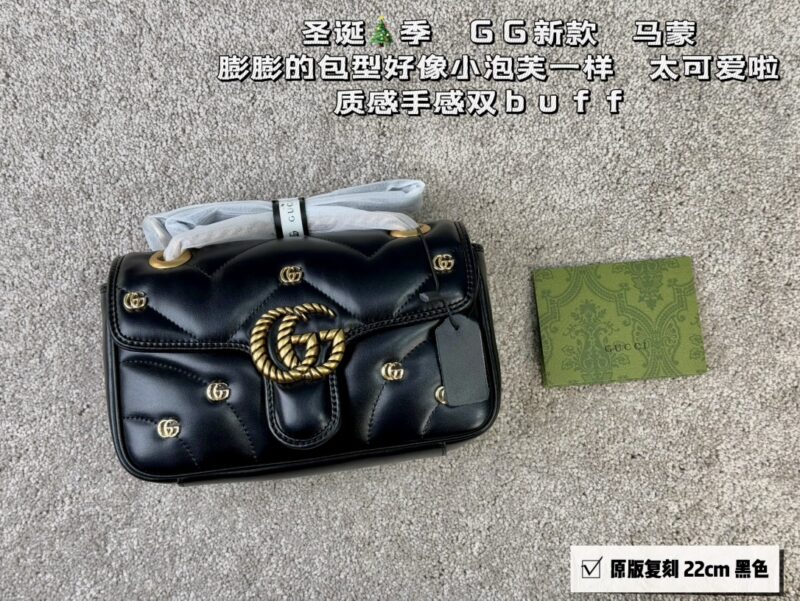 GG Marmont Puff Bag
The swollen shape of the bag looks like a cute little puff pastry
The soft and delicate leather will definitely fall in love
size ：22cm