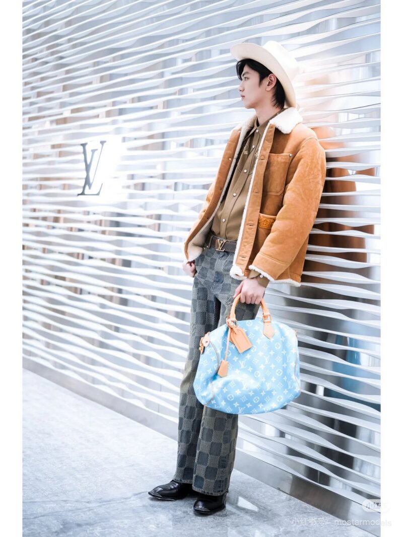 493e3e9e51.jpg Can the new color LV Speedy P89 reach your heart
LV Speedy p89 has released many colors, Creative Director Pharrell
Williams is truly a trendy king, combining classic presbyopia with trendy dopamine colors to create a vintage and fashionable look!
Ba...