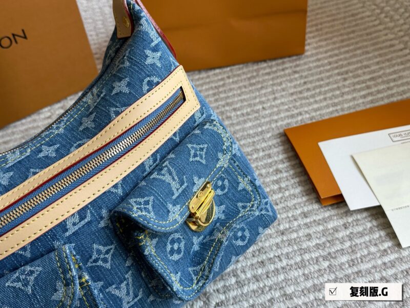 49d2cb8b44.jpg 275 boxes
size:30 22cm
L's jeans are perfect for summer
I really like the tannin series
Sufficient capacity,
Soft and not afraid of pressure,
Color resistant and stylish!