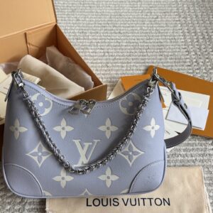 230 box
Size: 19 * 14cm (small)
Cute and lovely chicken yellow/very suitable for summer color matching~
Xiaoxiangjia Coco Handle Handbag
Grain leather material
Original hardware!