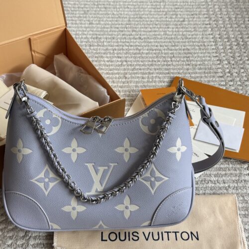 230 box (gray purple)
size：29*16cm
L's vintage cow horn bun
Vintage Classic Shoulder Bag
Configure shoulder straps ? chain
Both shoulder and crossbody are unbeatable, beautiful and versatile!