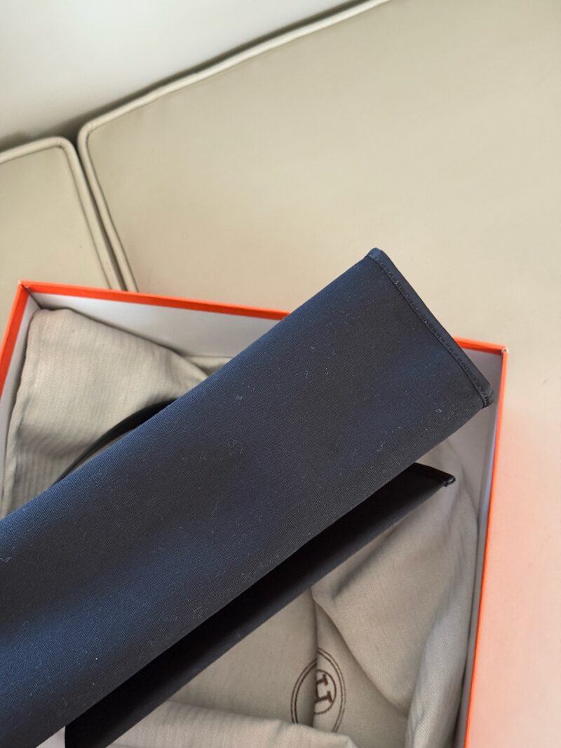 4a41d8d4c6.jpg 255 boxes
size:31*26cm
Hermes handbag
Canvas shopping bag ?
A bag that is easy to pack in physical form
Recently, I have been carrying my back while traveling
There is texture! Super advanced!
Its capacity is very friendly