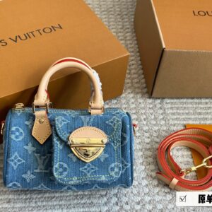 ￥ 300 Original Single Edition with Gift Box
Vintage tannin bag yyds casual and fashionable
The fashionable retro denim fabric is also so beautiful, can't you wait to carry it out to see exhibitions and take beautiful photos
Soft and lightweight deni...