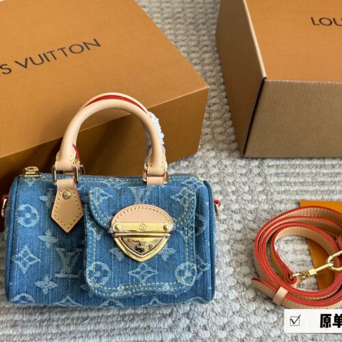 ￥ 300 Original Single Edition with Gift Box
Vintage tannin bag yyds casual and fashionable
The fashionable retro denim fabric is also so beautiful, can't you wait to carry it out to see exhibitions and take beautiful photos
Soft and lightweight deni...