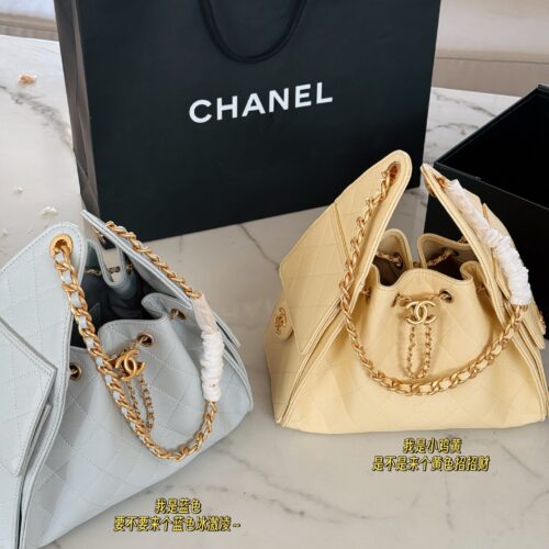 310 cowhide box
Size: 26 * 21cm (small)
Xiaoxiang Home 25C Hobo Hippie Underarm Bag
Cool and stylish bucket design, very retro
Do you want a yellow trick to attract wealth or a blue ice cream
Ling~can arrange anything