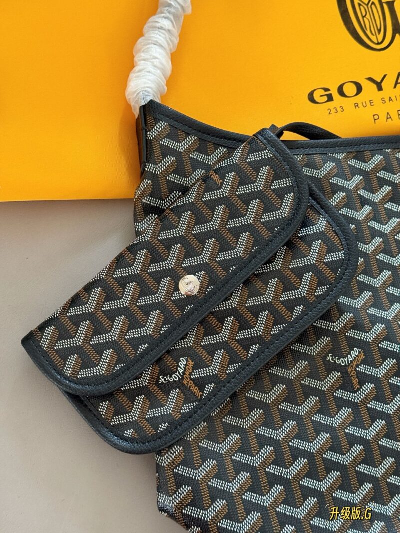 4d5ade821a.jpg 205 unboxed upgraded version
size:32*25cm
Goya's New Hobo Underarm Bag/
Summer dopamine! There are many colors!
Leather/leather/workmanship have all been upgraded!
From beginning to end, everything was booked by customers!
Hobo is perfect for commu...