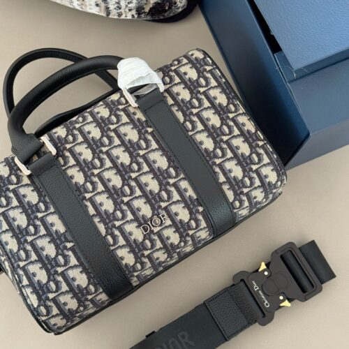 315 box
size：26*17cm
D's old flower pillow bag looks new
How cute!
Classic vintage style! Back up and be a handsome guy!
Retro has a taste and practicality!