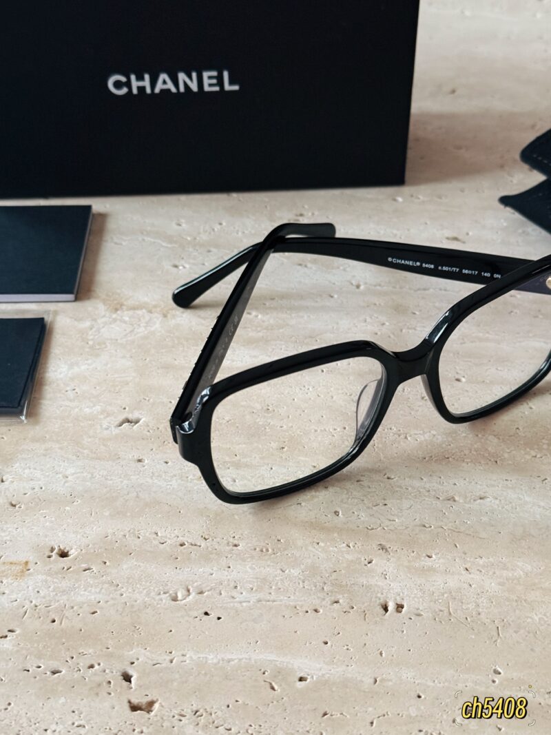 4deb13e588.jpg 195 with packaging
A Miao Yi X Xiang Grandma ch5408 really pouts, making her face look small
Korean super hot Instagram blogger Fever Ye brings~"Classic fighter" black framed gold lettered yyds engraved in genes with relaxation
Search: Xiaoxiangjia B...