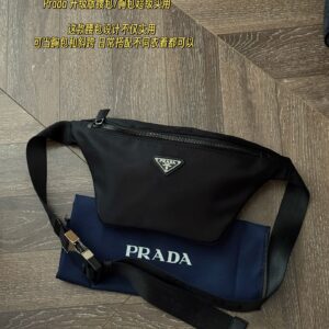 170 boxes
Size: Bottom width 20, top width 35 * height 17
Prad ? waist bag/? chest bag
stumble on
This waist bag is really easy to carry!
The capacity is very friendly
Very good
Lightweight and easy to use
hands-free