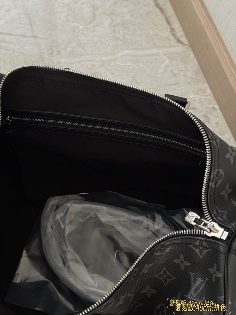 280 Boxless Reproduction Edition
Size: 45 * 27cm
What bag to carry for business trips | Black Warrior
L's Black Samurai travel bag is out!
Keepall 45 travel bag
Featuring a retro and artistic atmosphere with high aesthetic appeal~
Is it necessary for...