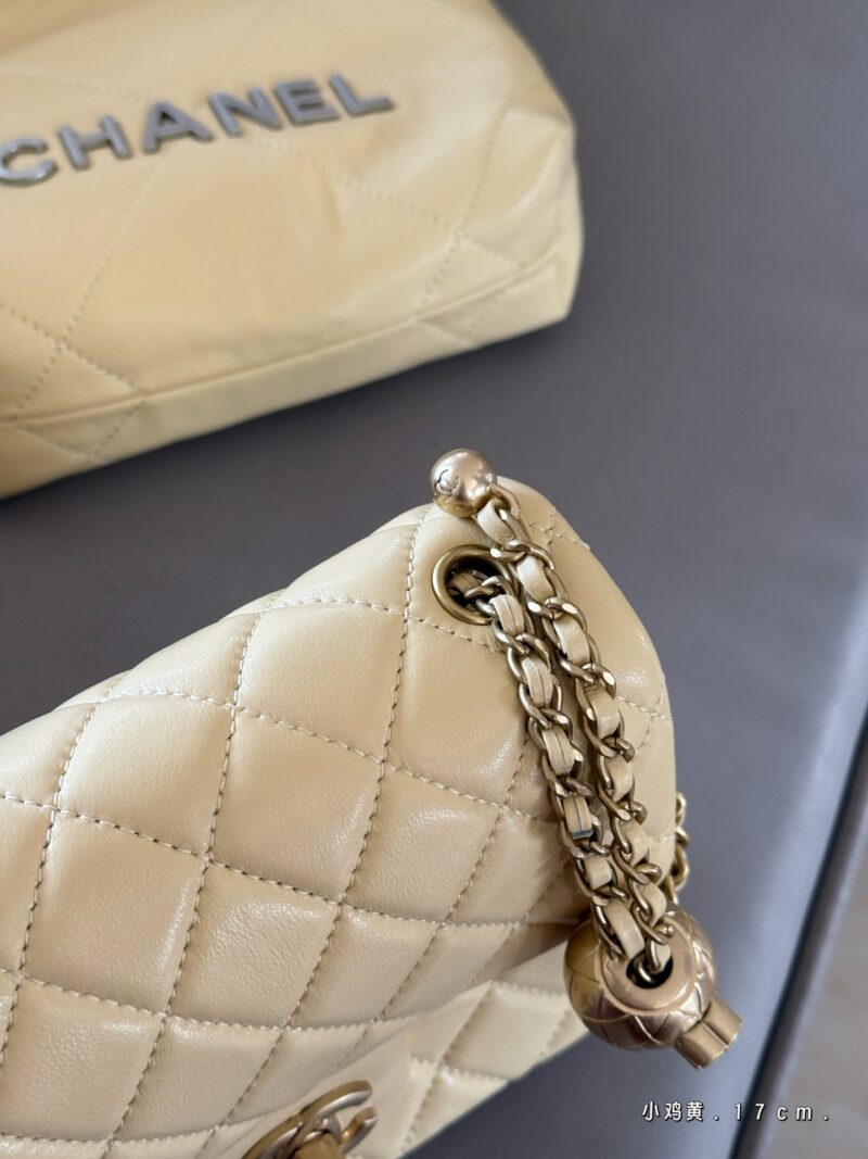 5071dacb4f.jpg 220220 box
Grandma Xiang's color is really amazing/stunning
size:17*13cm
20*12cm
Upgraded version shipment
Xiaoxiangjia Golden Ball CF
Soft and sticky to the touch
Madam is so beautiful! So exquisite!
Summer chicken yellow/soft fufu drops super cute/