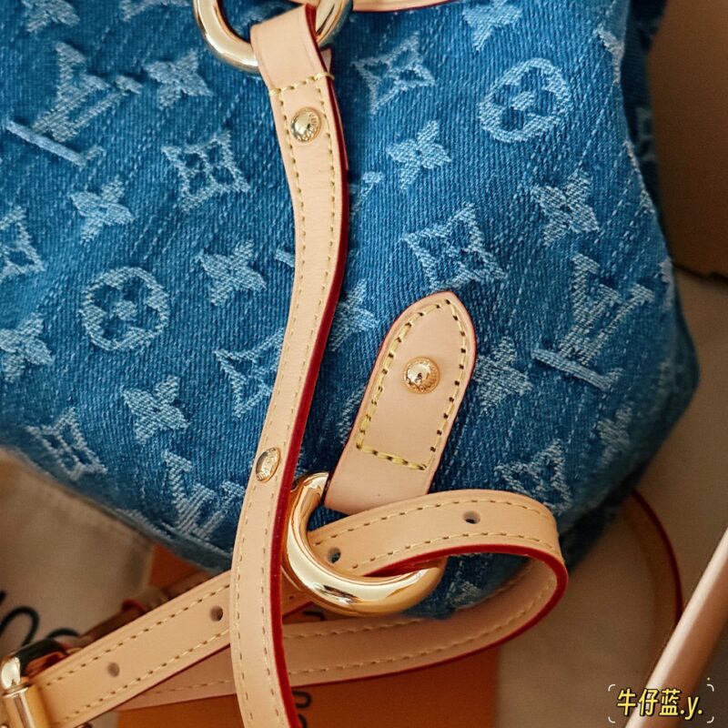 320 box
size：20*20cm
24 Spring L Home Denim Denim New Collection
Rocket at the beginning of the New Year
What a cute one
Vintage tannin backpack
Very suitable for summer y2k style, looking forward to living in summer!