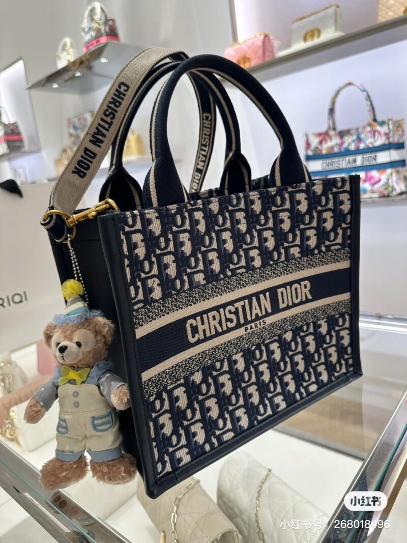52cac3b8bb.jpg Dior small tote new shoulder strap