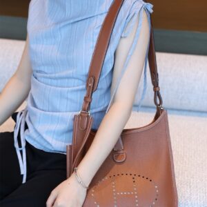 Gucci Vintage Postman Bag
Gucci men's crossbody