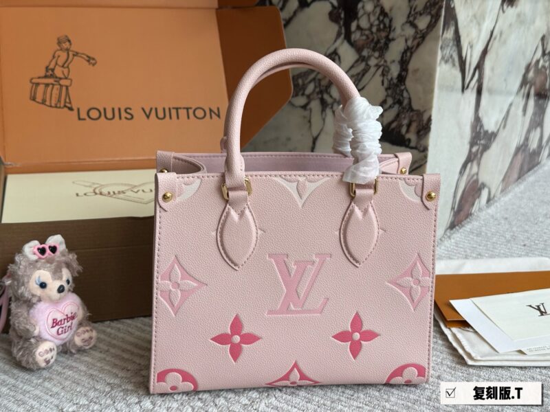260 fold
Size: 25 * 20cm (small)
Excellent quality, understand the goods ??
The entire bag is made of cowhide quality
It's really too advanced!
Ice cream color/This color is so stunning!
Search Lv on the go shopping bag