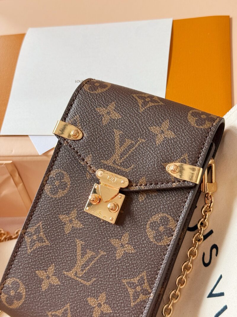 54cf882657.jpg 200 boxes
size:10.5*17cm
L's beautiful phone bag
This new Metis phone case!!
The price is very beautiful!!
You can put down Plus!