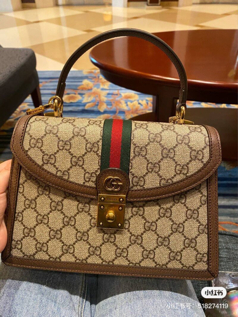 Complete packaging
Gucci's new Ophidia handbag collection NEW
The Gucci Ophidia collection continues to grow and expand, bringing stunning new products every season. This handbag is one of the Epilogo: series and comes with a detachable shoulder stra...