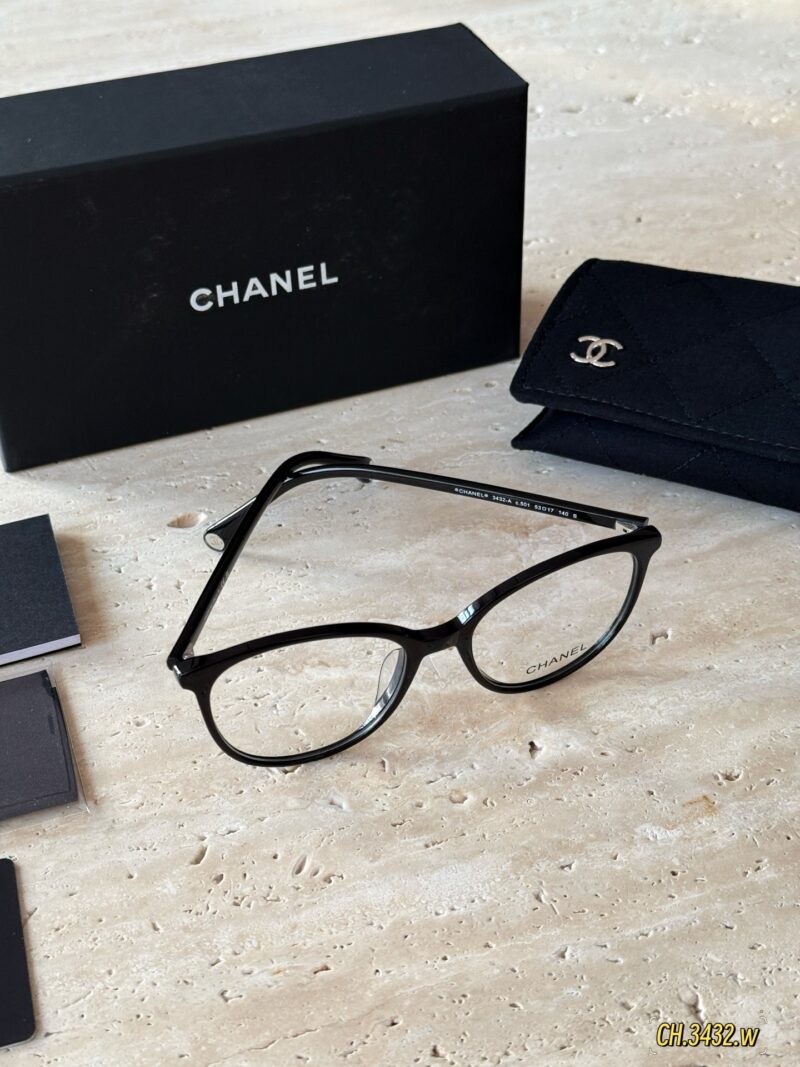 5791a76510.jpg 195 with packaging
Xiaoxiang 3432 has such a high sense of intelligence!!
Whether in terms of appearance or comfort
They are all stir fried chicken sticks
Lightweight frame suitable for various face shapes
It's really versatile
Wearing it gives me an...