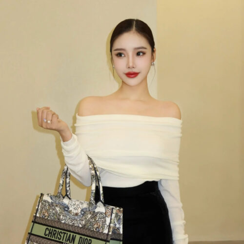 A fresh and high-end booktote