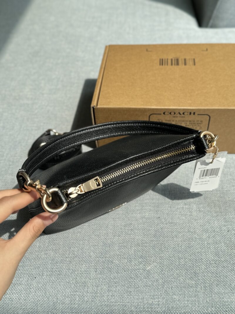 585b21db53.jpg 180 airplane box
size:19.5×15.5
COACH LAUREL Stray Bag Underarm Bag Cross Shoulder Bag
Carrying it on my back, I feel like I've become more refined!
Mini wandering bags are also too Q!
Really super cute
At first glance, it amazed me!
The bag is li...