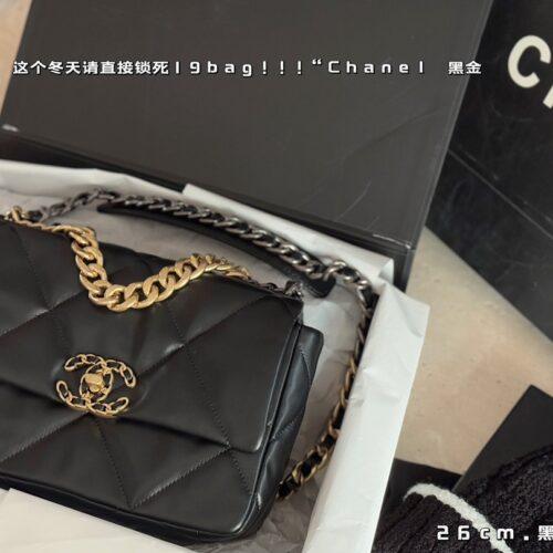 Complete packaging
size：20*15cm
26×16cm
30*20cm
Xiaoxiang's house 19 bags
Sweet and girlish, it's hard to resist!!!
Achieve optimal cost-effectiveness
Leather material upgraded again
High quality texture