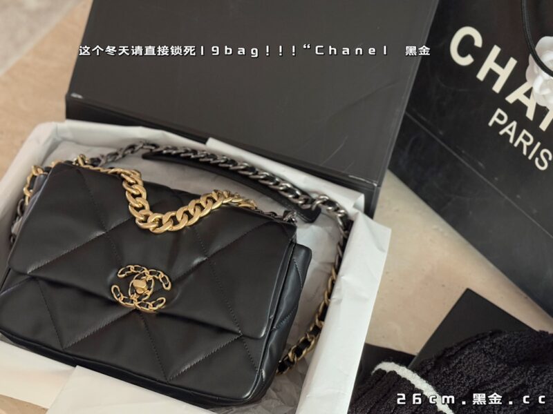 Complete packaging
size：20*15cm
26×16cm
30*20cm
Xiaoxiang's house 19 bags
Sweet and girlish, it's hard to resist!!!
Achieve optimal cost-effectiveness
Leather material upgraded again
High quality texture